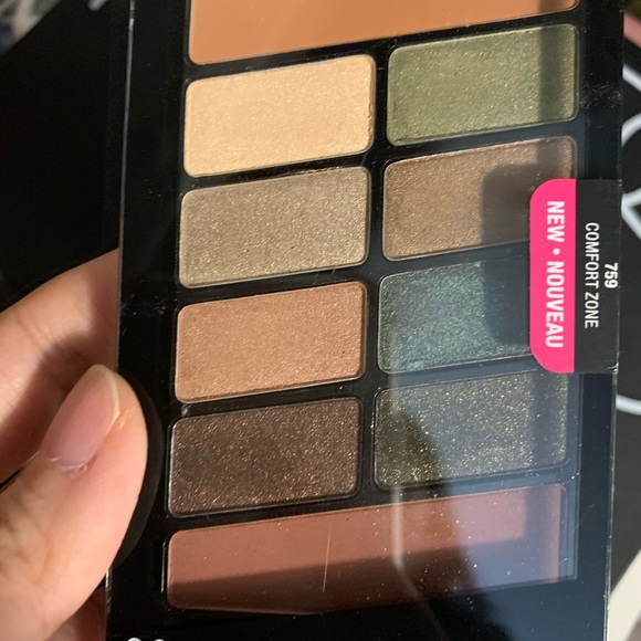 Wet n wild eyeshadow palette 759 comfort zone